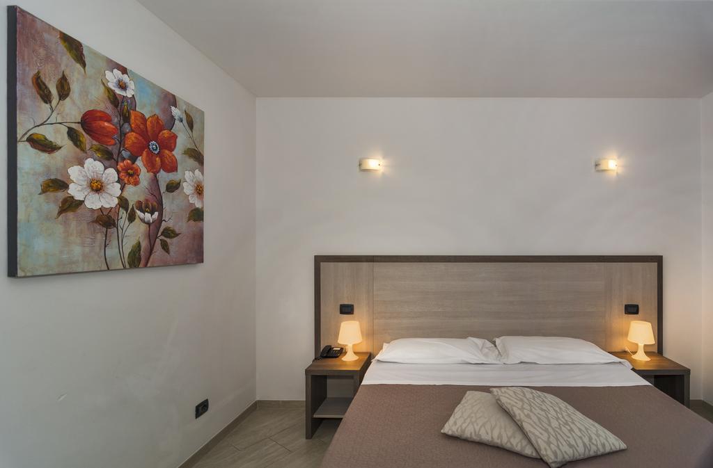 Hotel Lido Inn Lido di Camaiore Exteriör bild