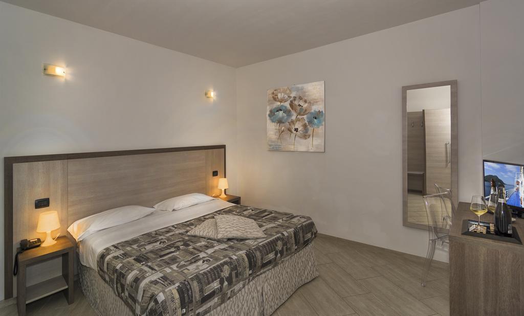 Hotel Lido Inn Lido di Camaiore Exteriör bild