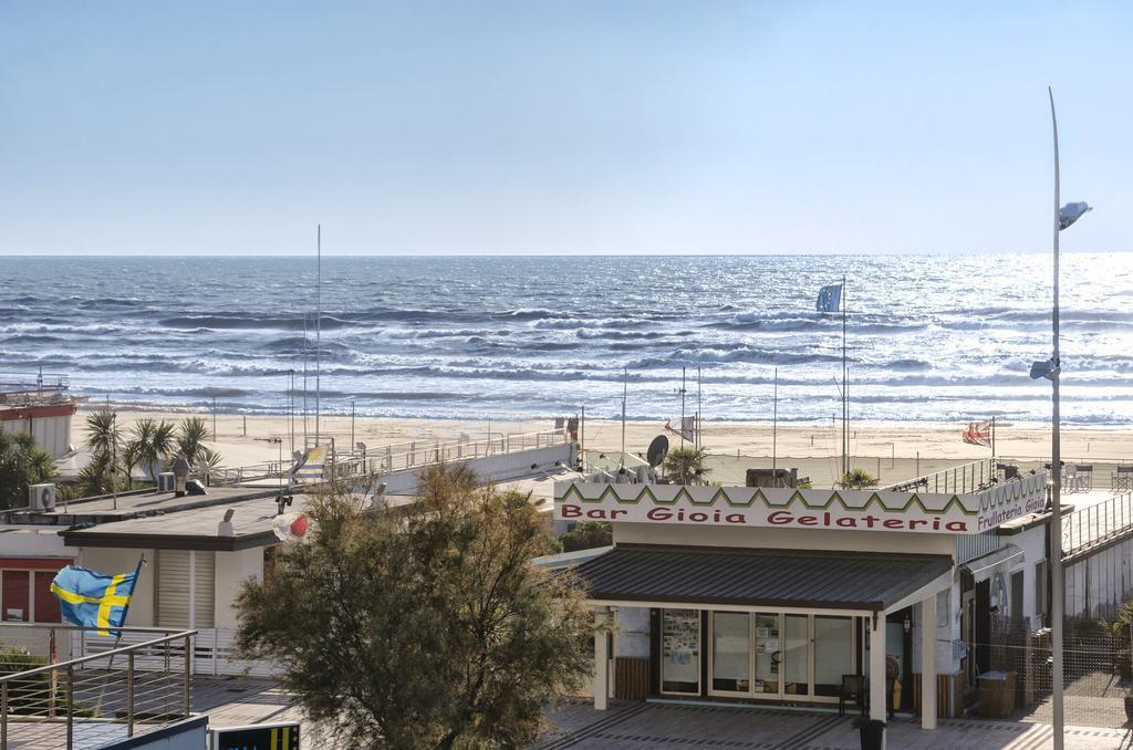 Hotel Lido Inn Lido di Camaiore Exteriör bild