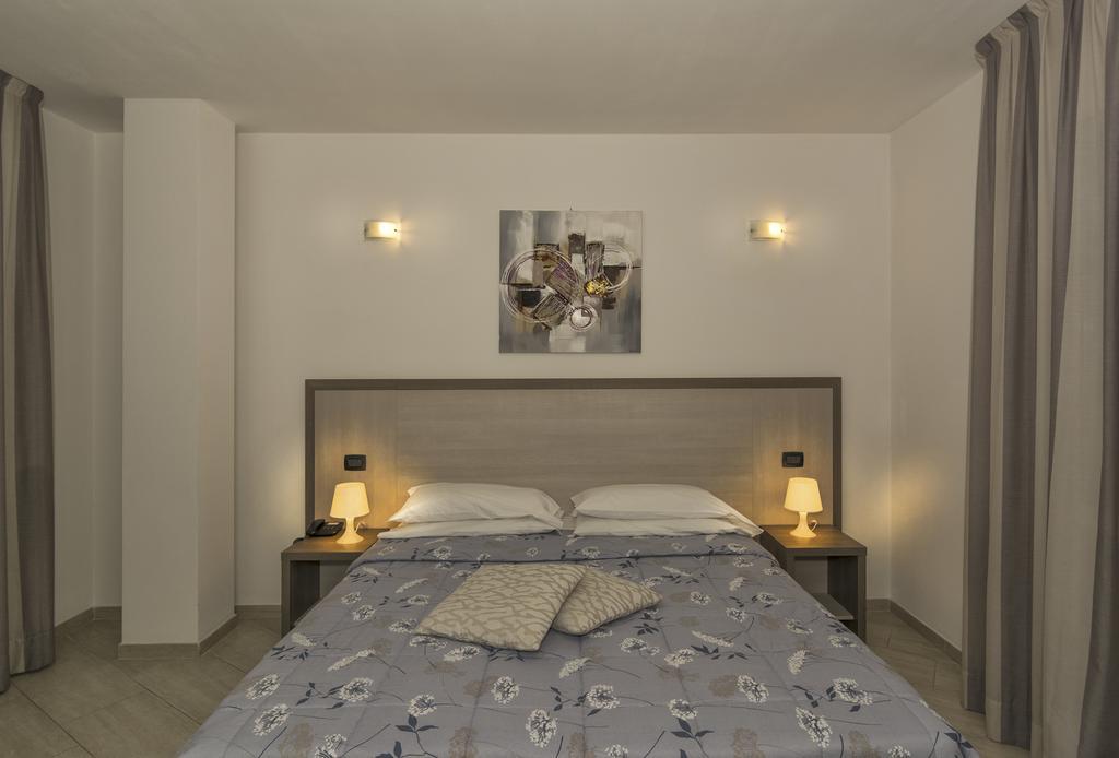 Hotel Lido Inn Lido di Camaiore Exteriör bild