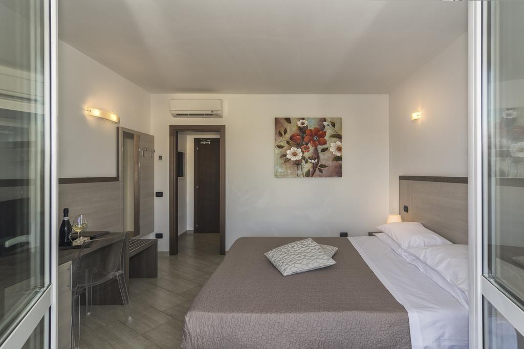 Hotel Lido Inn Lido di Camaiore Exteriör bild